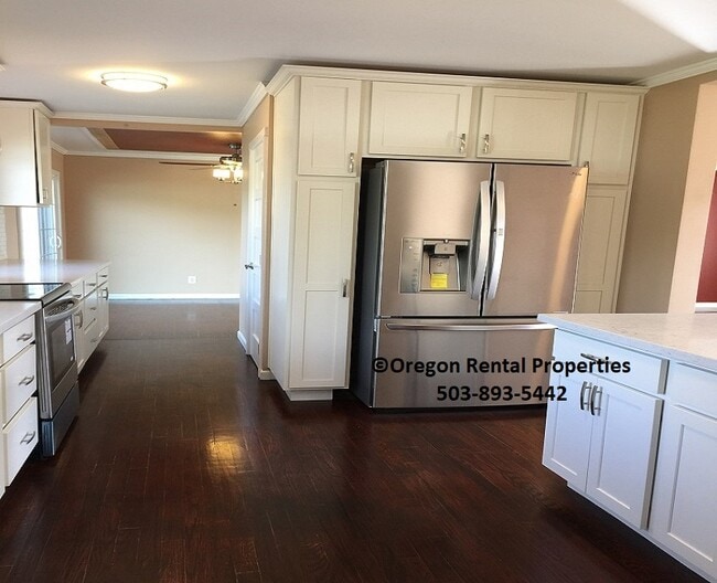 2052 SE 181st Ave in Portland, OR - Foto de edificio - Building Photo