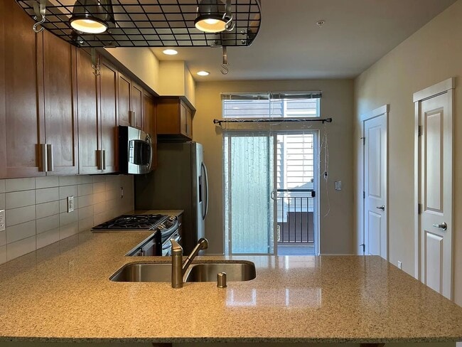 2105 NW Talus Dr in Issaquah, WA - Building Photo - Building Photo