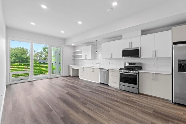 4004 Banister Ln, Unit 214 in Austin, TX - Foto de edificio - Building Photo