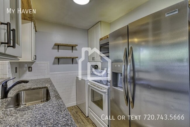 2776 S Dahlia St in Denver, CO - Building Photo - Building Photo