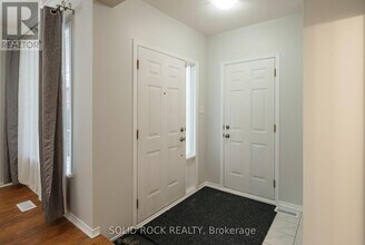 1662 Jobin Crescent in Ottawa, ON - Building Photo - Building Photo