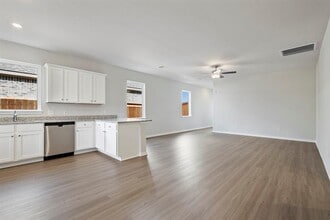 1031 Rosewood Trl in Beasley, TX - Building Photo - Building Photo