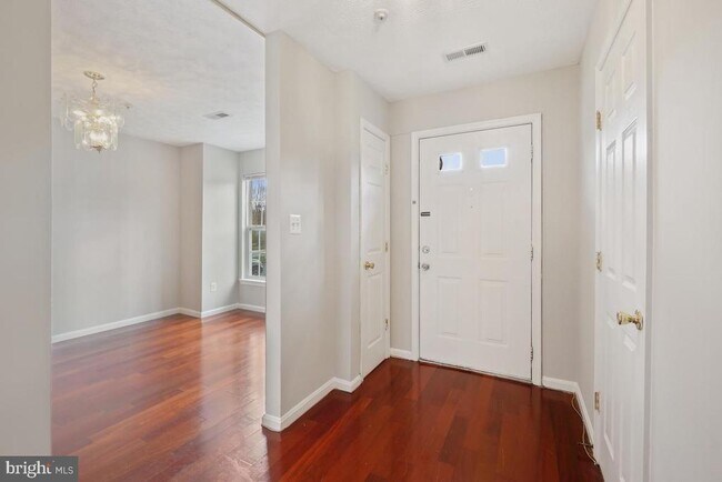 6081 64th Ave in East Riverdale, MD - Building Photo - Building Photo