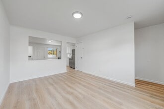 54 Evergreen St in West Babylon, NY - Building Photo - Building Photo