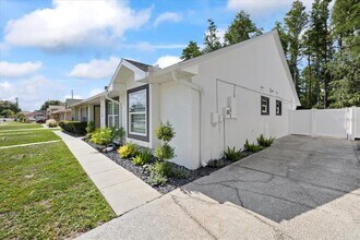 3229 Laurel Dale Dr in Tampa, FL - Building Photo - Building Photo