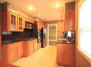 587 Princeton St in Des Plaines, IL - Building Photo - Building Photo