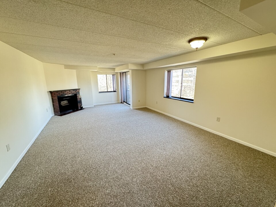 46 Concord Ave, Unit 502 in Cambridge, MA - Building Photo