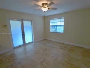 2758 W Trade Ave in Miami, FL - Building Photo - Building Photo