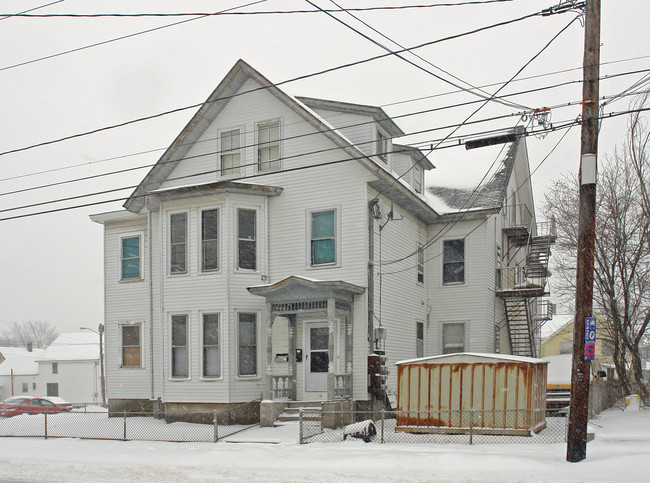 76 Kinsley St in Nashua, NH - Building Photo - Building Photo