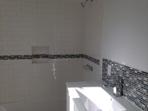 1333 W Adams Blvd, Unit 1333 in Los Angeles, CA - Building Photo - Building Photo