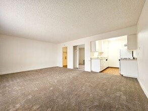 Vista Bella Apartment Homes in El Cajon, CA - Foto de edificio - Interior Photo