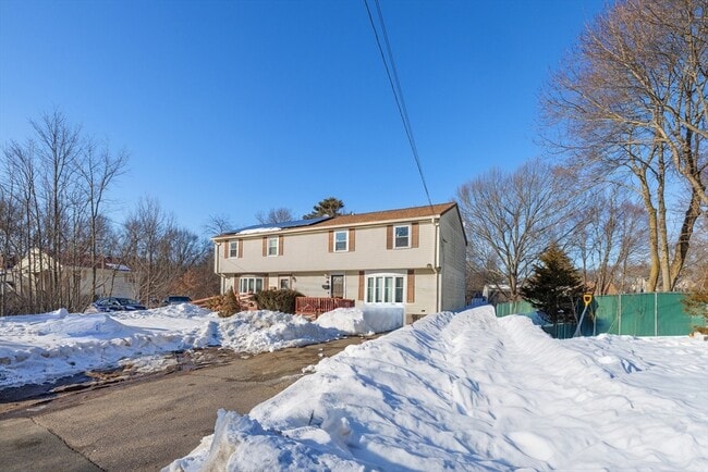 223 Warren St in Randolph, MA - Building Photo - Building Photo