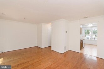 7607 Lee Landing Dr in Falls Church, VA - Building Photo - Building Photo
