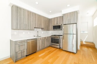 4311A SW Frontenac St in Seattle, WA - Building Photo - Building Photo