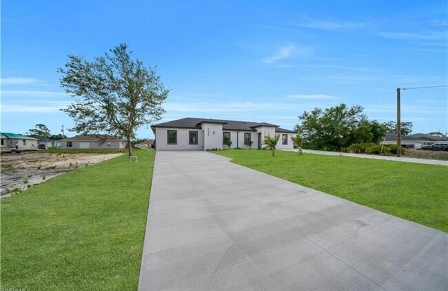 4646 Leonard Blvd S in Lehigh Acres, FL - Building Photo - Building Photo
