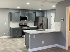 8928 W Marmo Ave in Las Vegas, NV - Building Photo