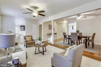 15902 Yukon Ln in Rockville, MD - Building Photo - Building Photo