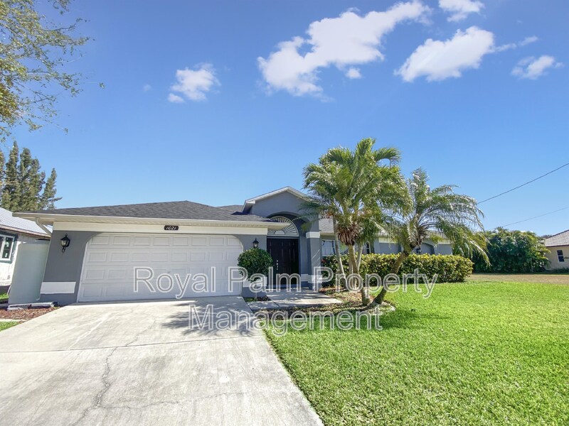 1021 NW 43rd Ave in Cape Coral, FL - Building Photo