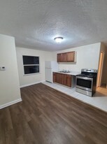 1030 S Nova Rd in Ormond Beach, FL - Building Photo