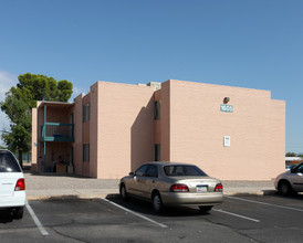 Greenview Apartments in Tucson, AZ - Foto de edificio - Building Photo