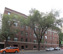 Chatsworth Apartments in Toronto, ON - Building Photo - Building Photo