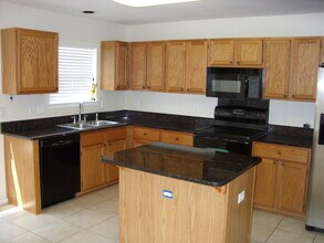 9019 Privilege Point in Converse, TX - Building Photo - Building Photo