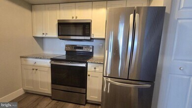 411 Park Pl Dr in Cherry Hill Township, NJ - Building Photo - Building Photo