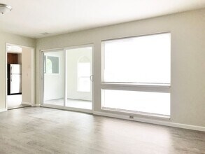 1225 Clinton St in Redwood City, CA - Building Photo - Building Photo