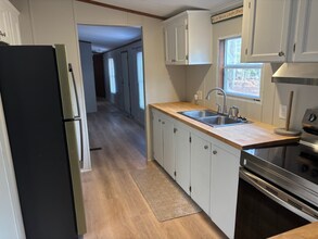 61 Duckbill Rd in Prosperity, SC - Foto de edificio - Building Photo