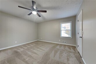 2201 Whitebluff Way in Buford, GA - Building Photo - Building Photo