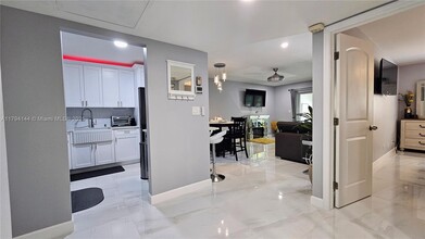 5680 SW 3rd Pl in Margate, FL - Building Photo - Building Photo