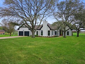 32826 Rogers Rd in Fulshear, TX - Building Photo - Building Photo