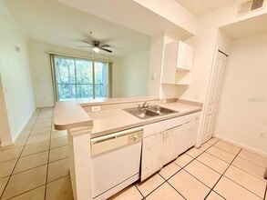 17112 Carrington Park Dr in Tampa, FL - Building Photo - Building Photo
