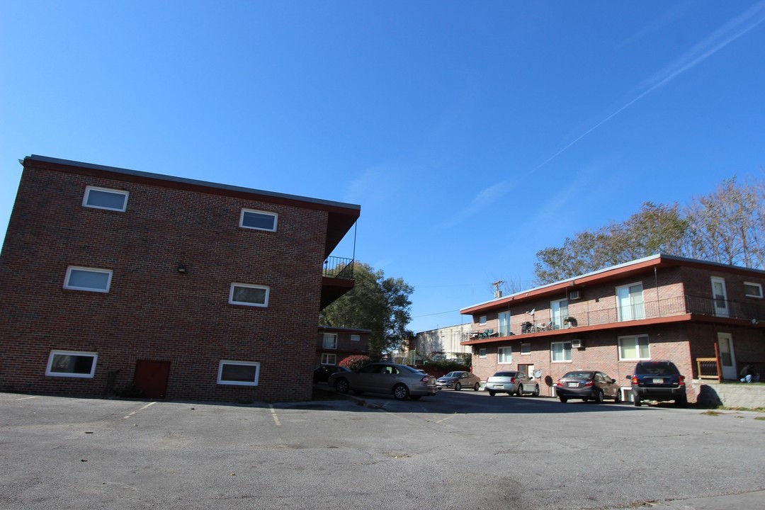 Benson Crest Apartments Photo