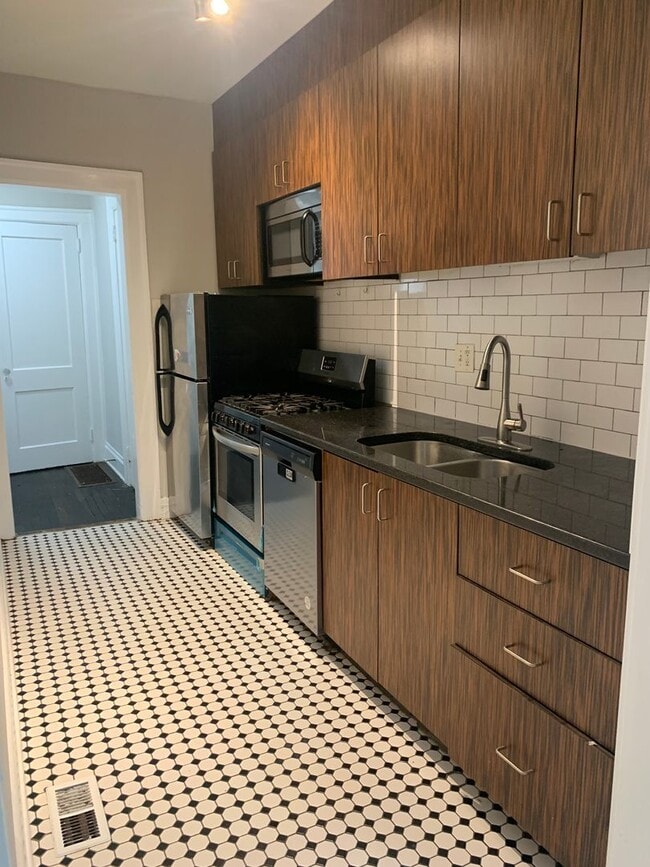 740 Barnett St NE in Atlanta, GA - Building Photo - Building Photo