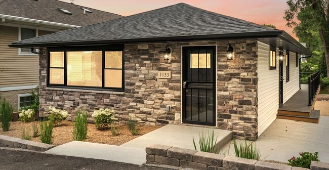 property at 1133 Putnam St