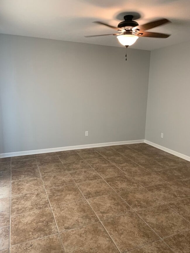 635 Esplanade in Lake Charles, LA - Building Photo - Building Photo