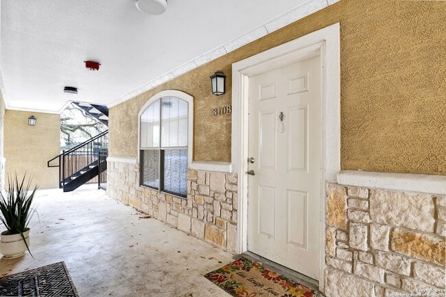 7323 Snowden Rd in San Antonio, TX - Building Photo - Building Photo