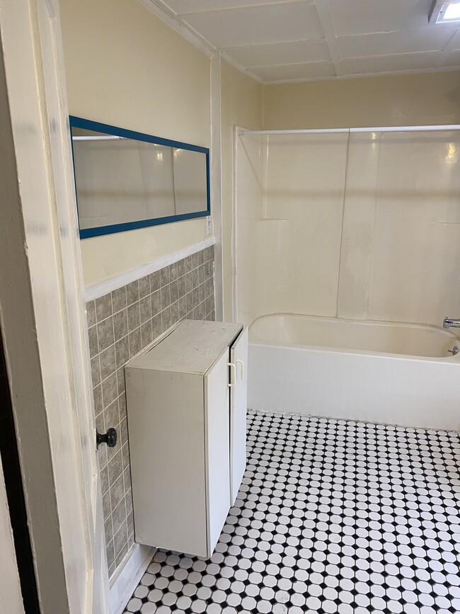 40 State St, Unit Charming One Bedroom in Gorham, ME - Foto de edificio - Building Photo