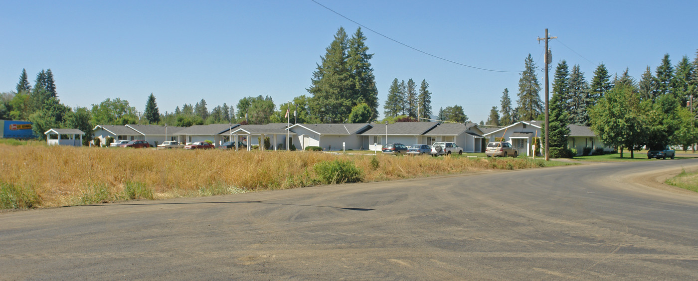 220 N Fir Ave in Deer Park, WA - Building Photo