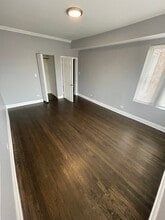 7406 S Phillips Ave in Chicago, IL - Building Photo - Building Photo