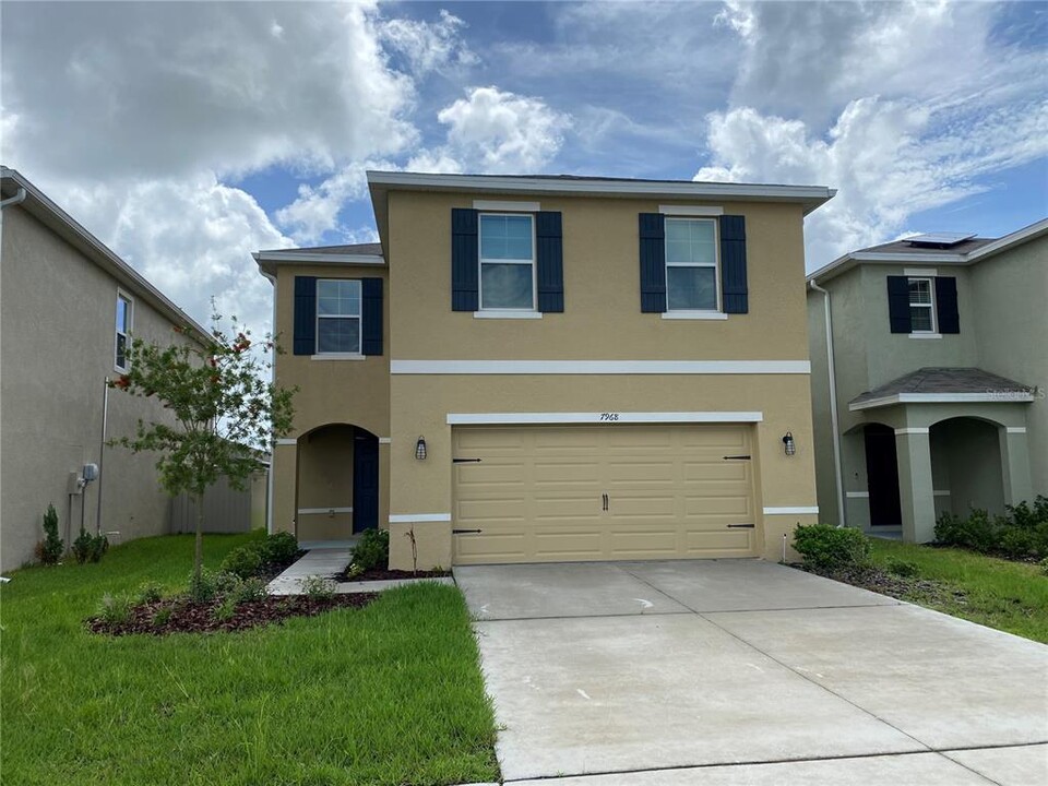 7968 Pelican Reed Cir in Wesley Chapel, FL - Building Photo