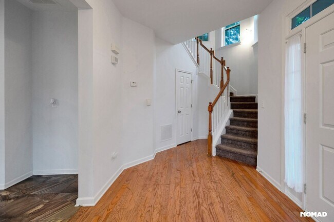 956 Pierce Ivy Ct NE in Lawrenceville, GA - Building Photo - Building Photo