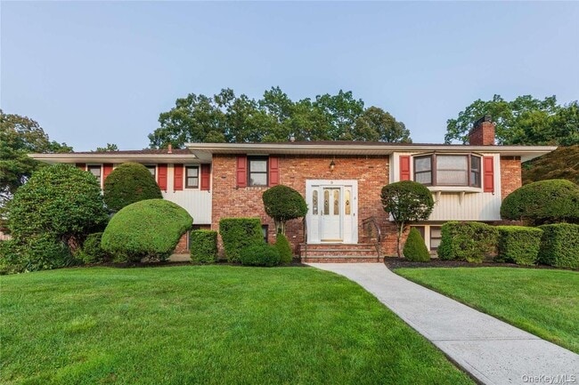 property at 9 Dulce Ln