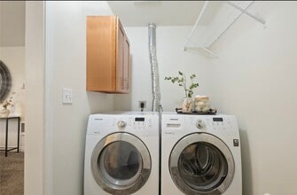 4300 NE Sunset Blvd, Unit L3 in Renton, WA - Foto de edificio - Building Photo