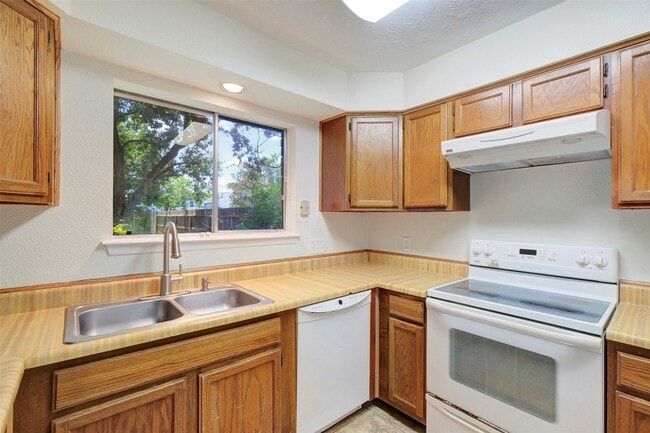 property at 10314 Paintbrush Ln