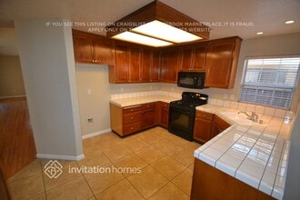 878 Cedar Canyon Cir in Galt, CA - Building Photo - Building Photo