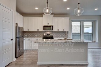 9007 Shady Mountain in San Antonio, TX - Building Photo - Building Photo