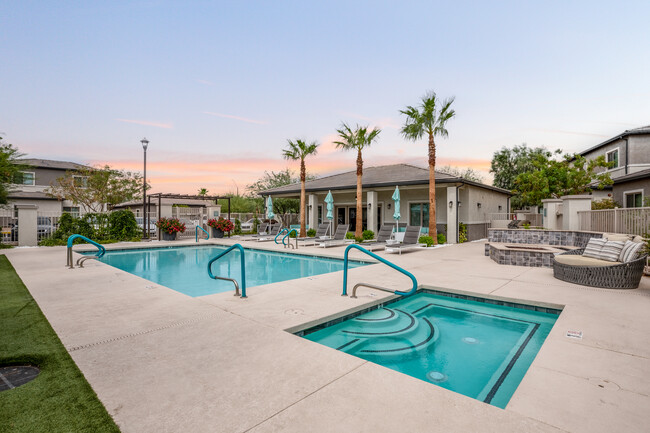 Cielo at Tramonto in Phoenix, AZ - Foto de edificio - Building Photo