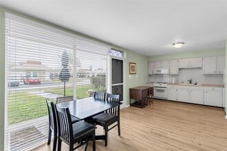 4352 Tahitian Gardens Cir in Holiday, FL - Building Photo - Building Photo